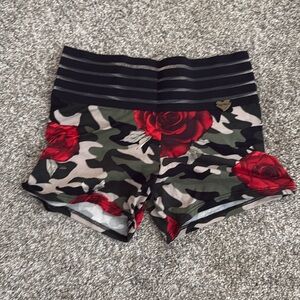 Cute booty flower shorts.